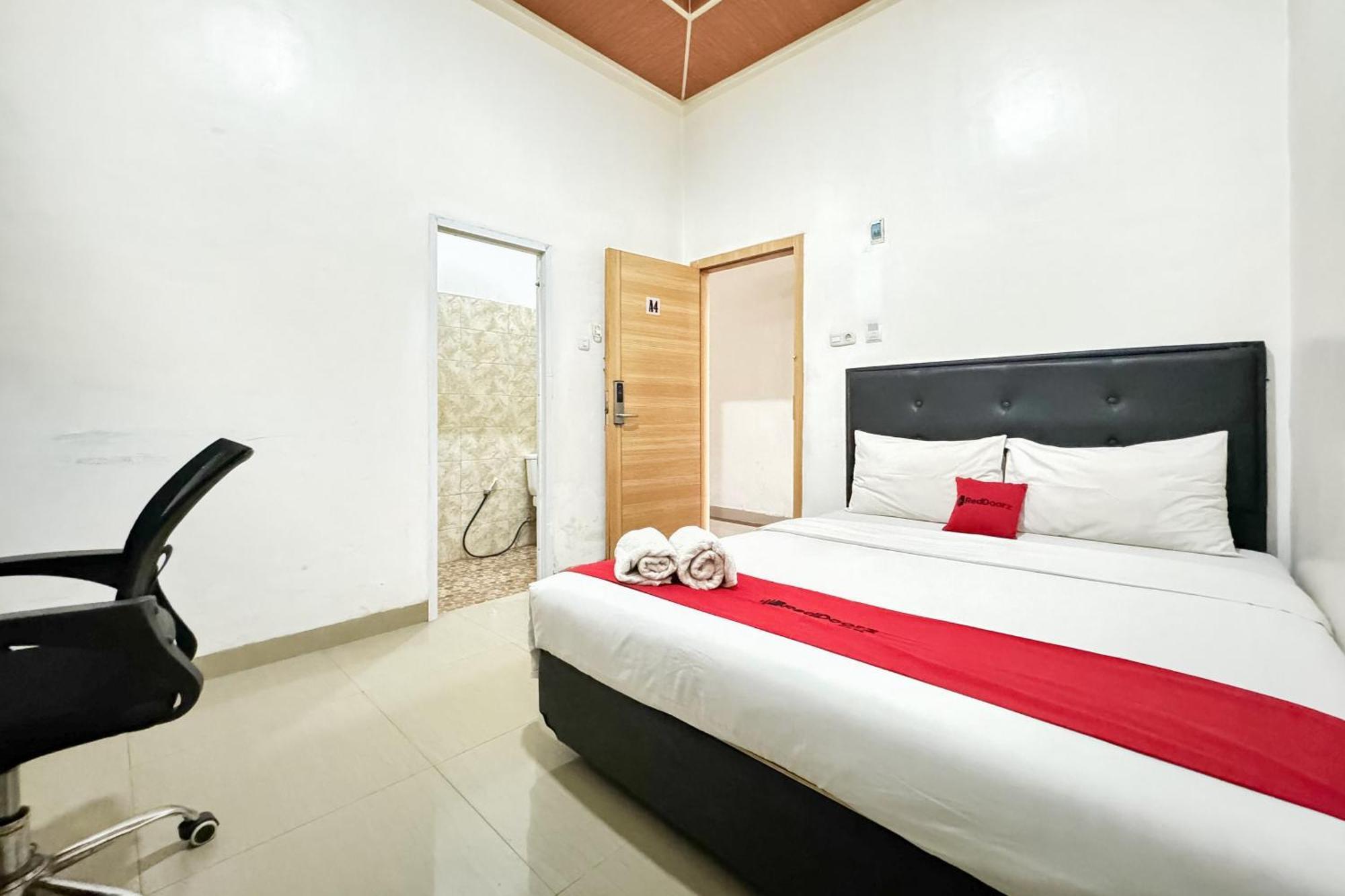 Hotel Reddoorz At Jalan Basuki Rahmat Palembang